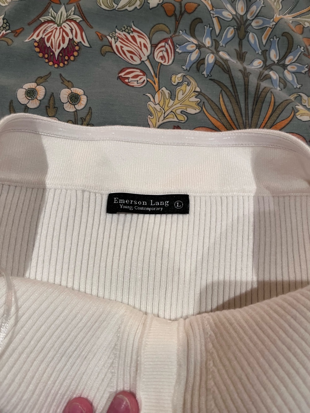 Strapless White Ribbed Button-Front Tube Top - Picture 3 of 3